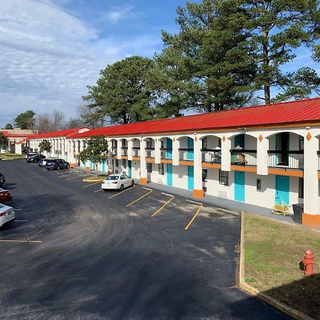 Howard Johnson By Wyndham Atlanta College Park Buitenkant foto