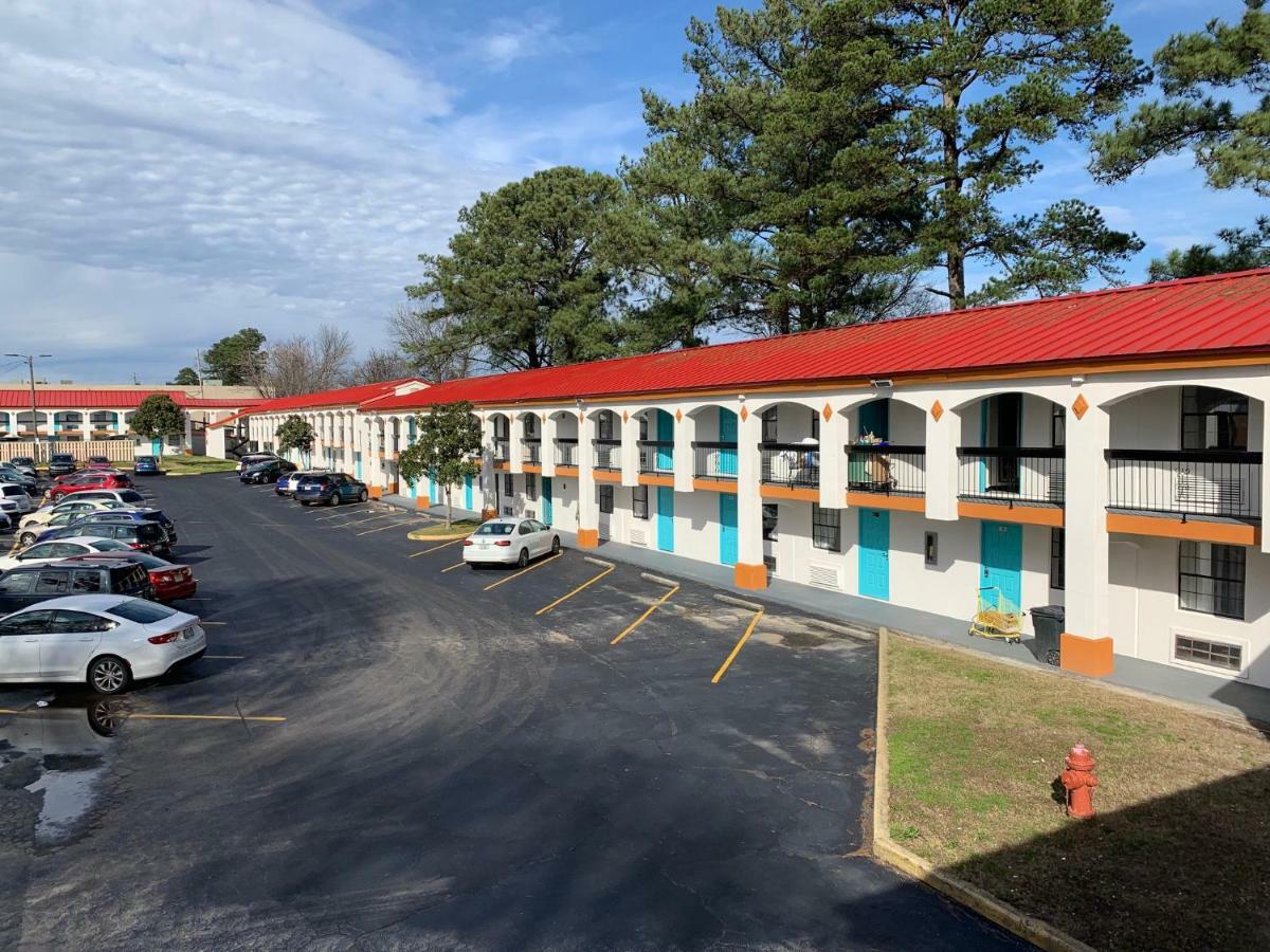 Howard Johnson By Wyndham Atlanta College Park Buitenkant foto